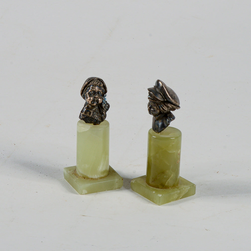 Coppia sculture in argento lui e lei ragazzi con colonna in onice verde 1960