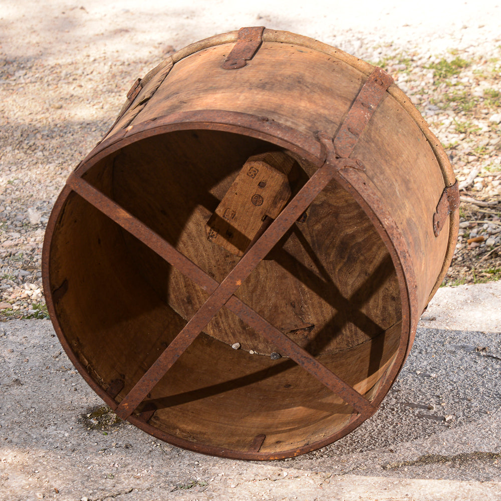 Misura per grano grande in legno con rinforzi in metallo Italia epoca fine 800