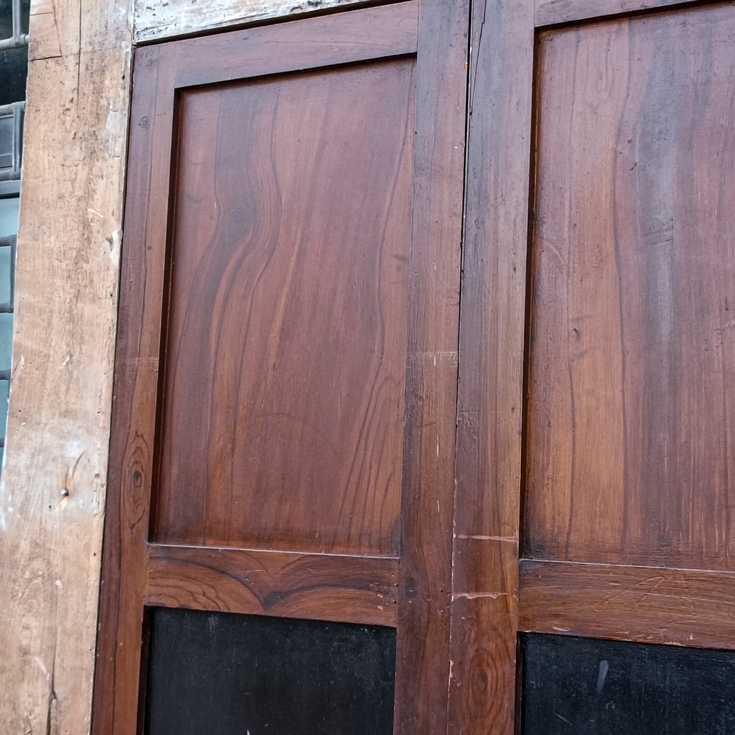 Porta con telaio due ante in legno di abete Italia epoca primo 900