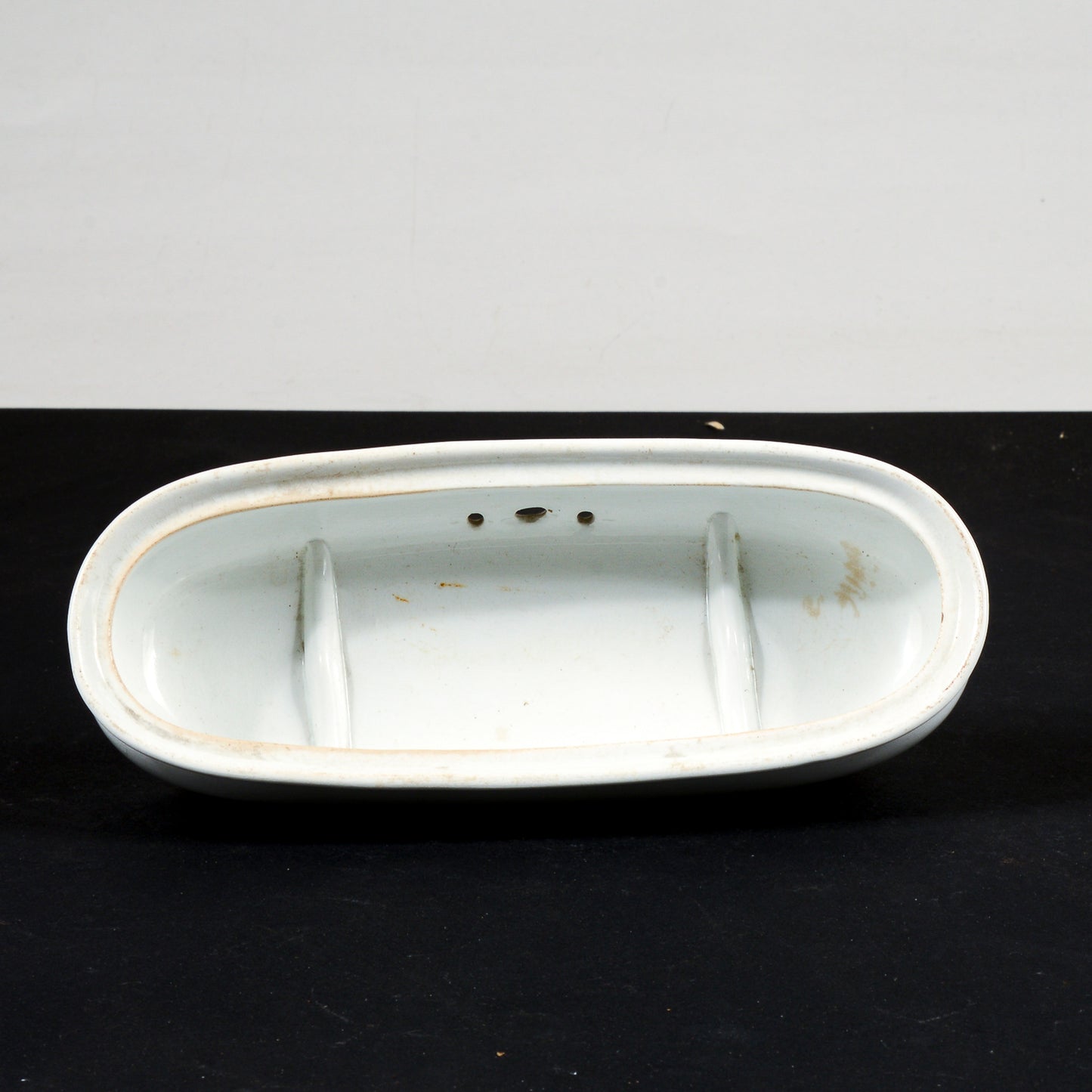 scatolina in ceramica bianca porta sapone, aromi, sali da bagno firmata laveno verbanum stone
