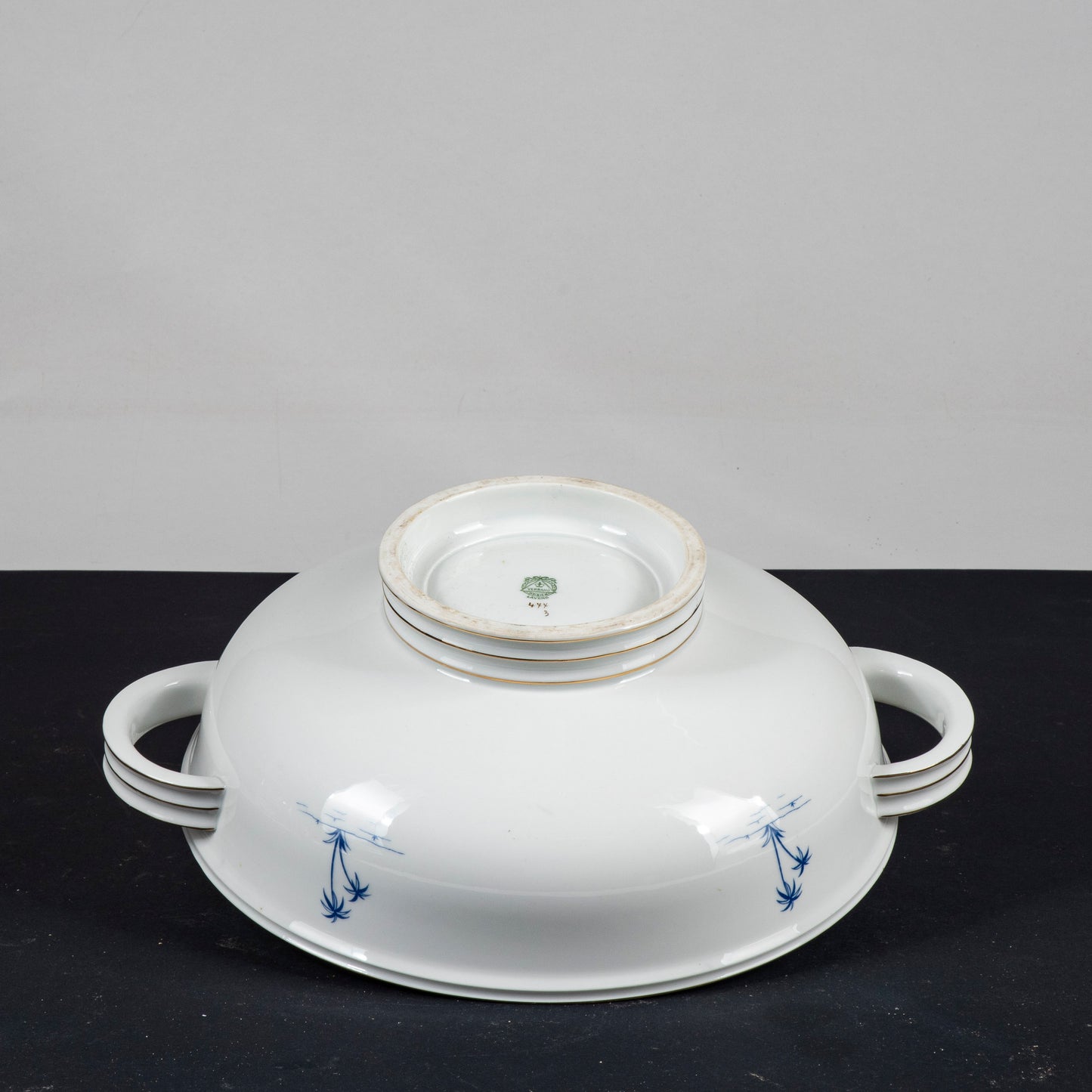 zuppiera verbano laveno ceramica con decori blu