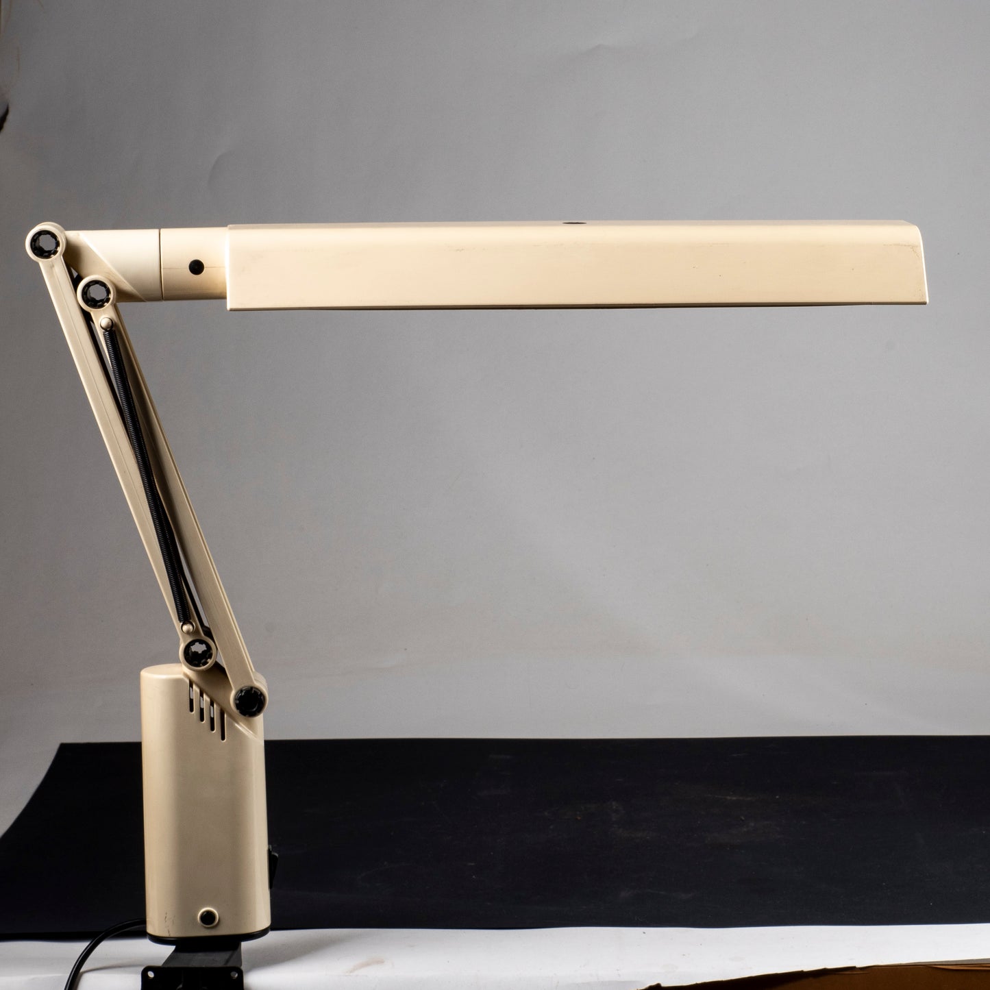 lampada da tavolo scrivania a&e design fagerhults sweden 7077