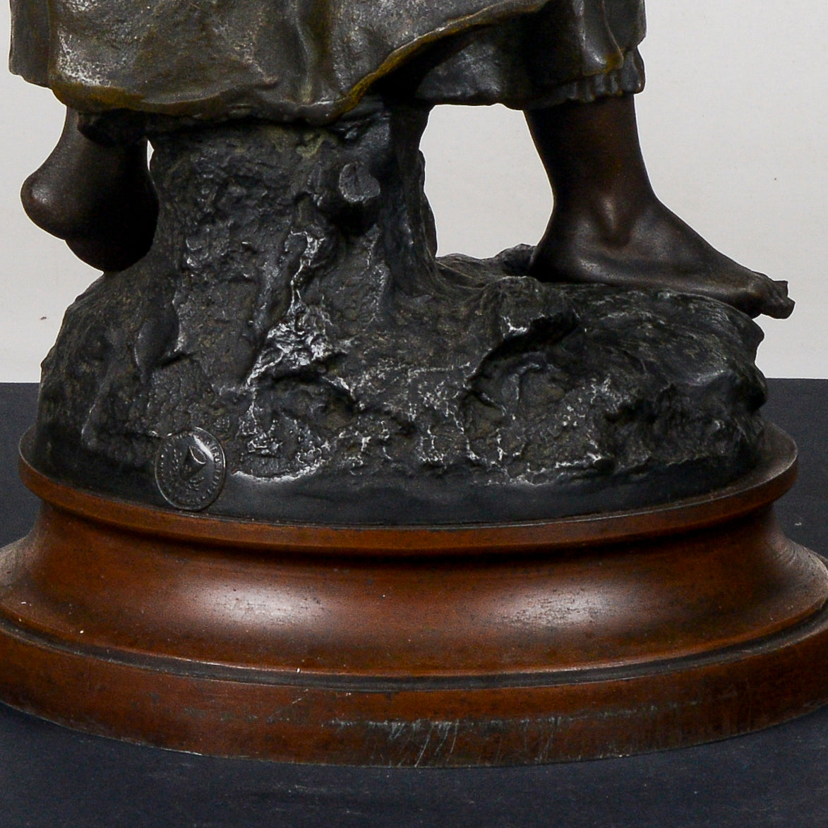 Scultura in metallo firmata Auguste Moreau Faneuse la mietritrice