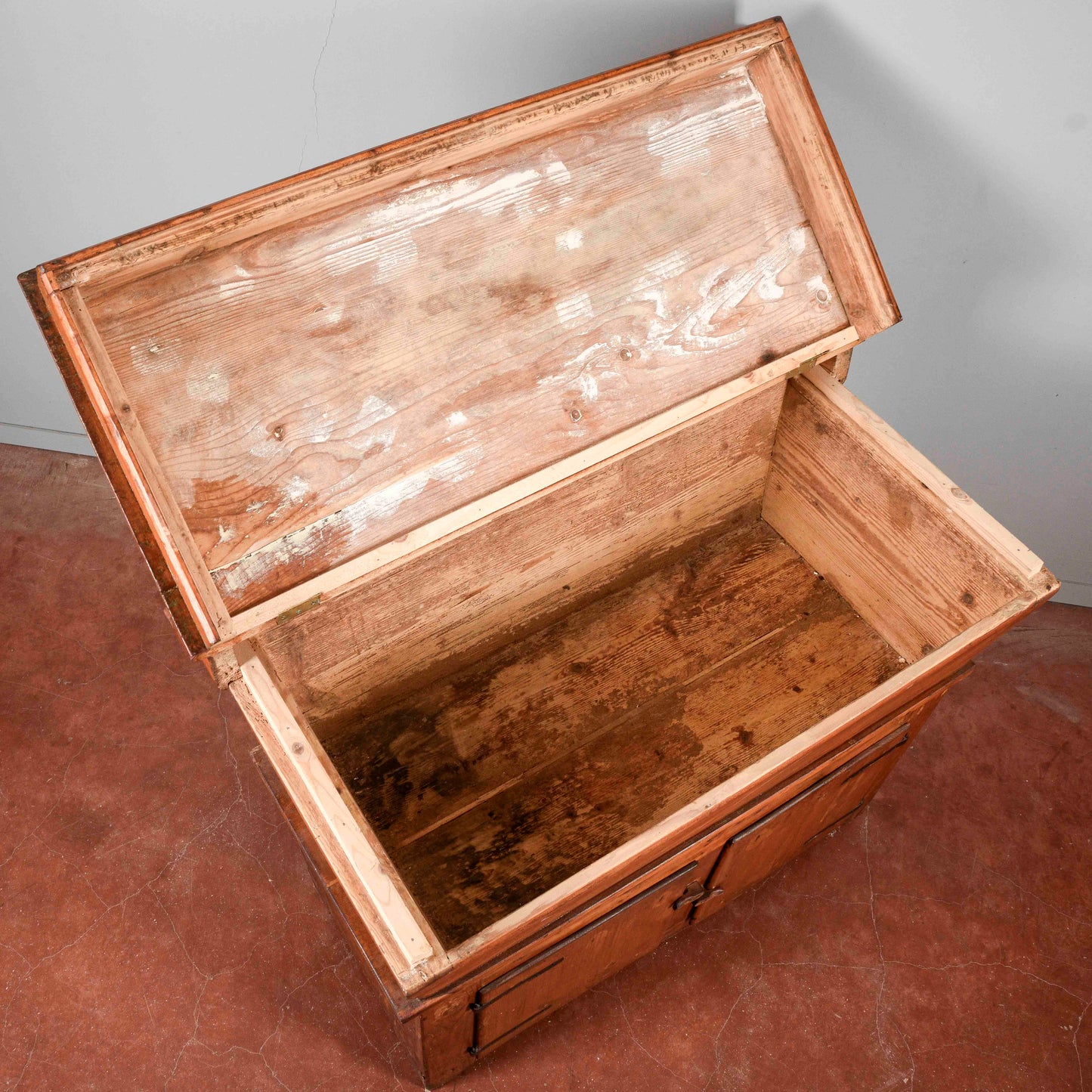 Madia in abete svasata epoca fine XIX secolo