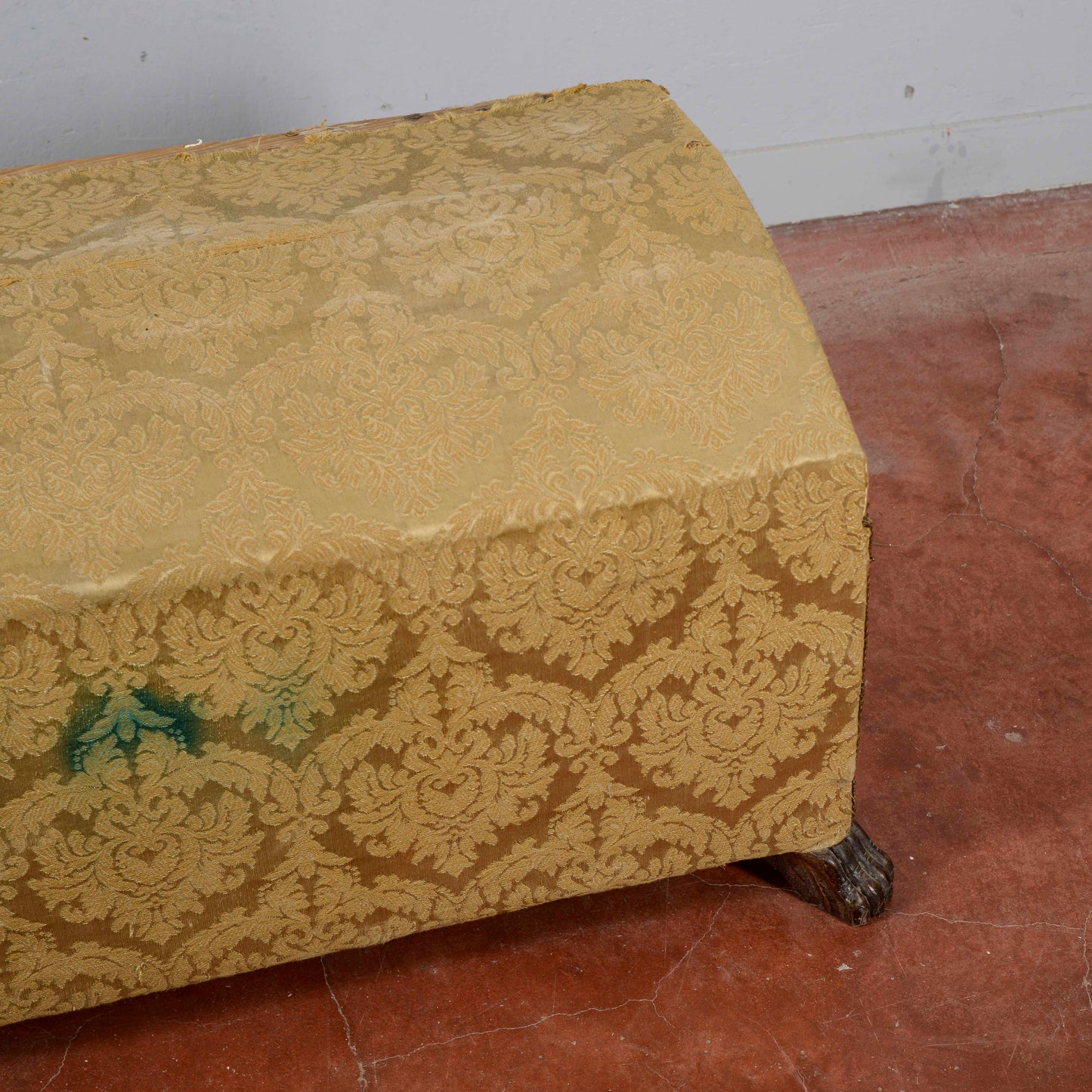 baule rivestito da restaurare