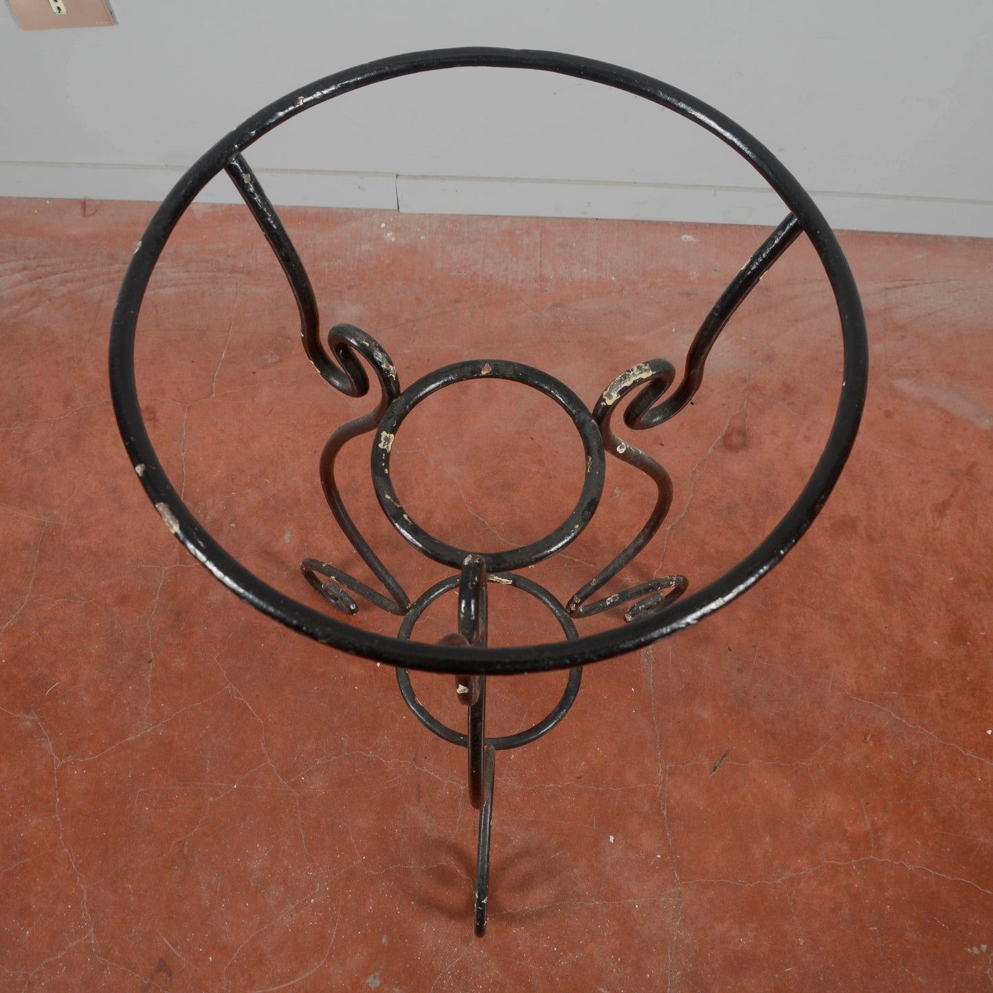 Trespolo lavabo in ferro battuto inizio XX sec