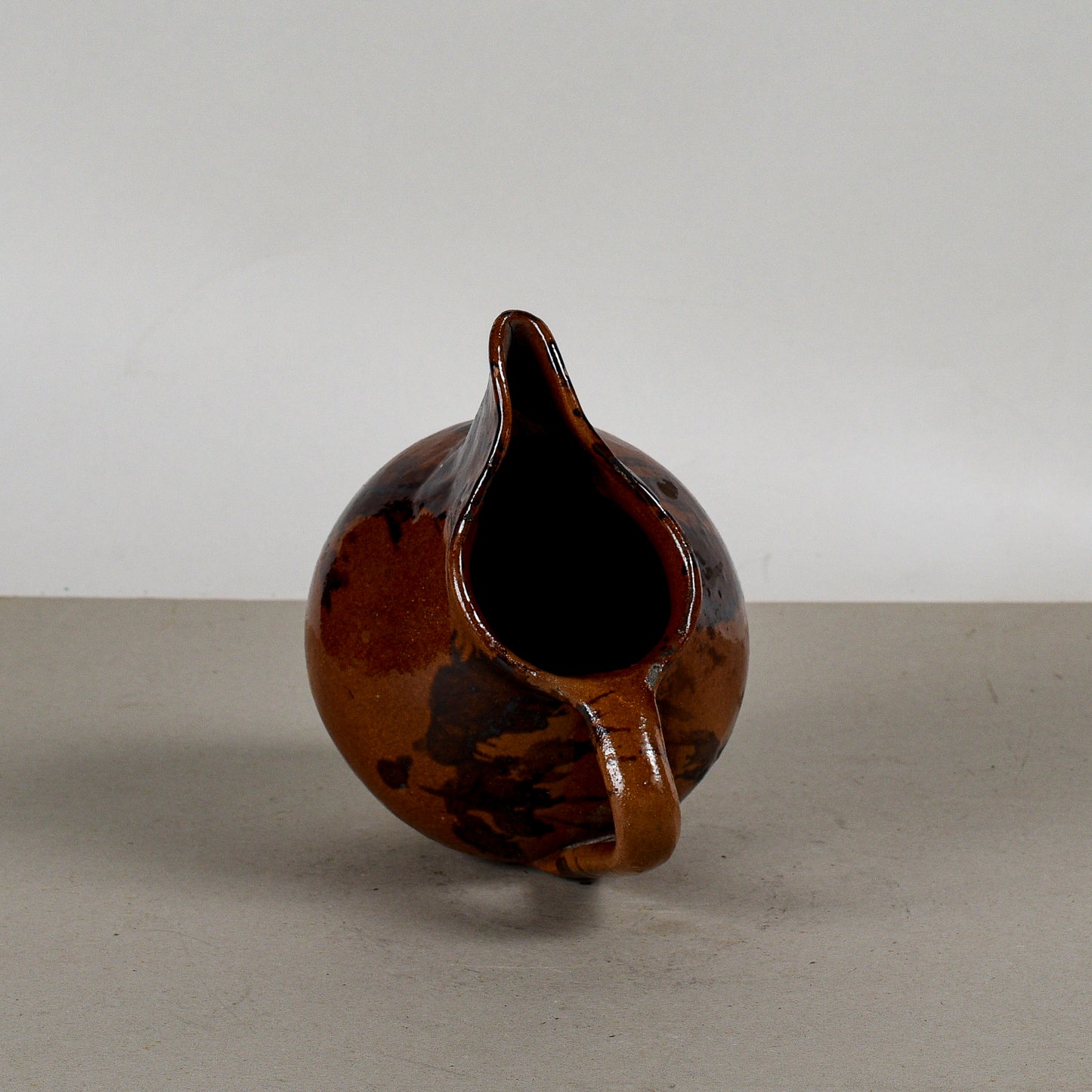 Brocca In Terracotta Smaltata Marrone