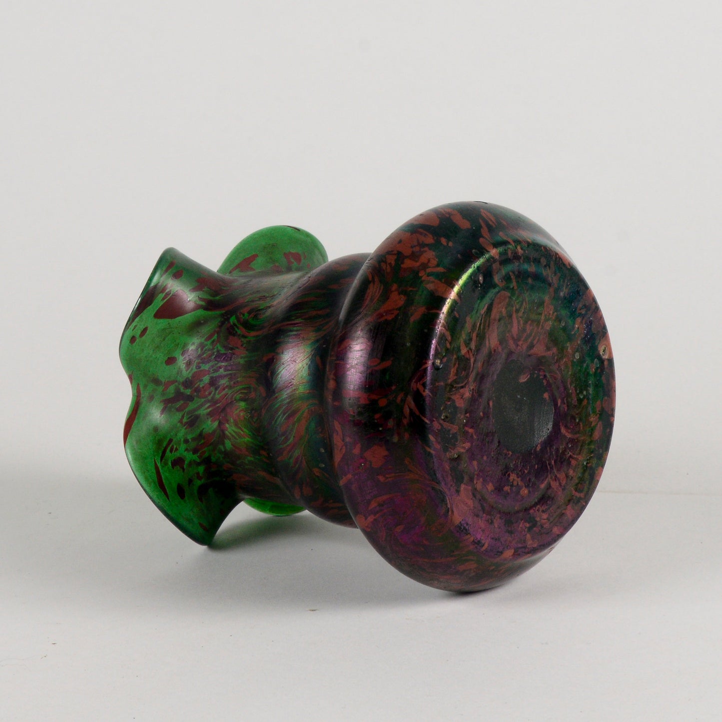 Vaso in vetro verde e viola dipinto epoca inizio XX secolo