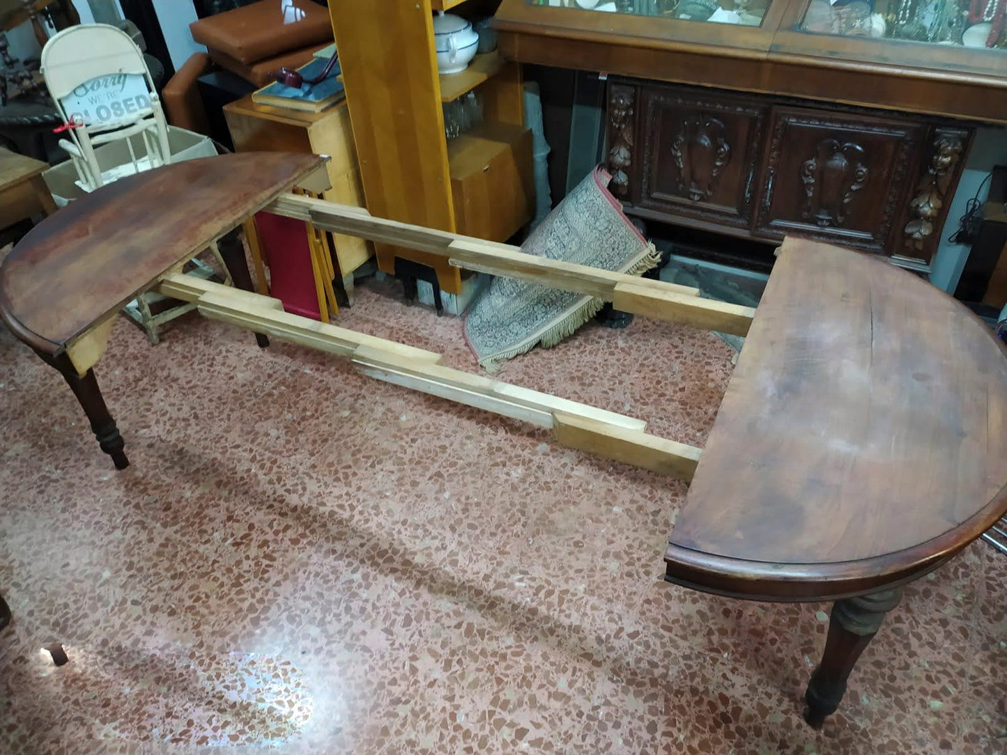 Tavolo rotondo placcato in ciliegio Italia epoca metà 800