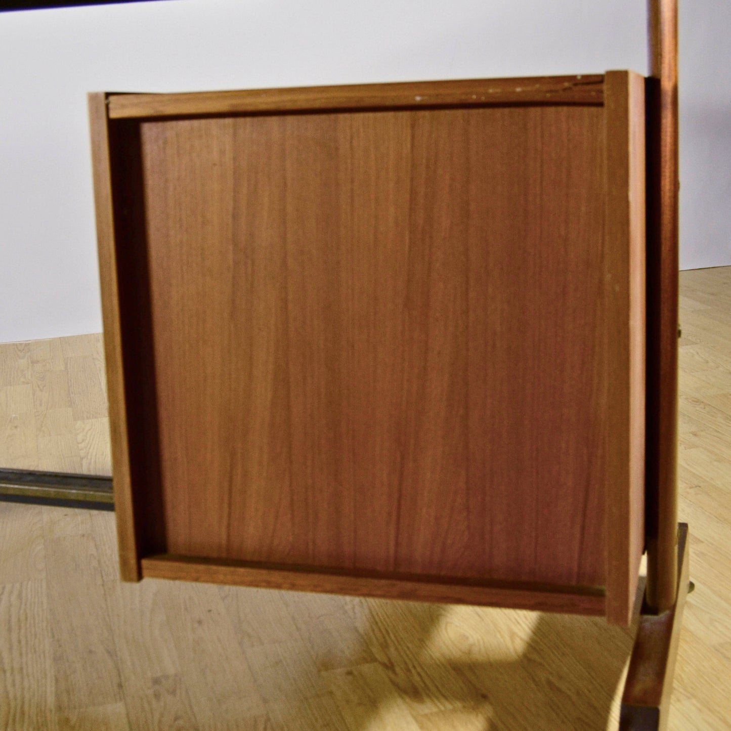Scrivania Design Nordico In Legno Teak Con Cassetti E Sistema Di Chiusura Di Sicurezza Anni 70