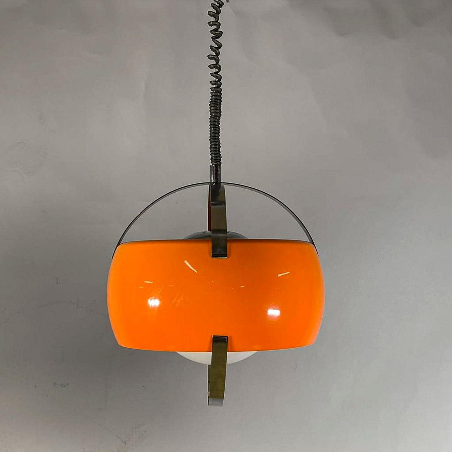 Lampadario Sferico In Stile Space Age Arangione E Dettagli Cromati