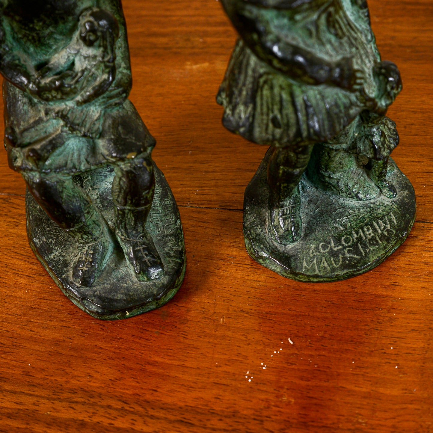 coppia di statuine non numerate di colombini