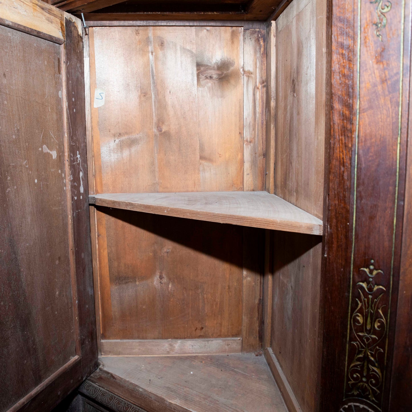 Credenza libreria legno massello scantonata tre ante griglia in metallo senza cimasa