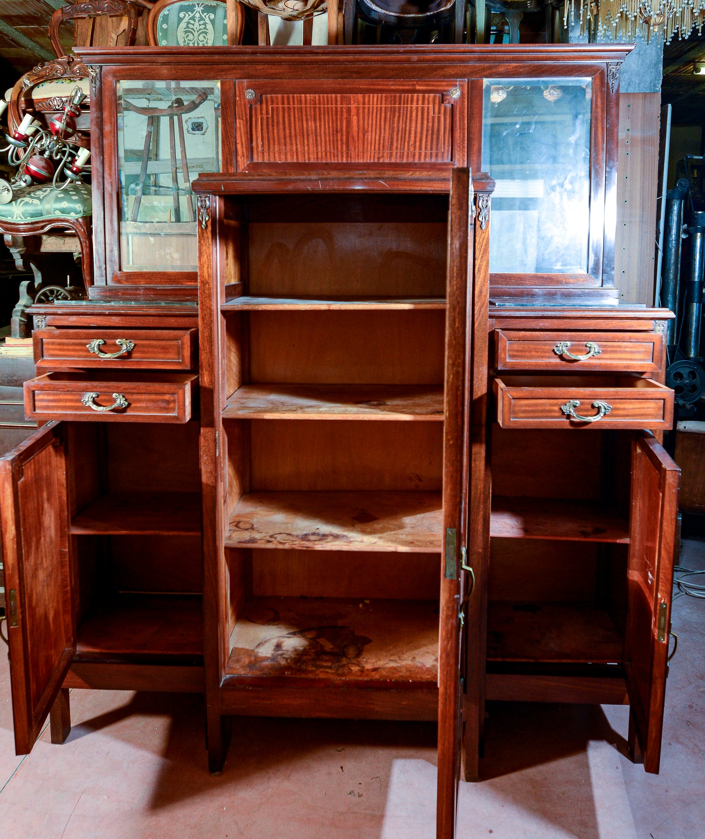 Credenza con vetrina centrale piani in marmo nero intarsi impellicciata epoca Liberty