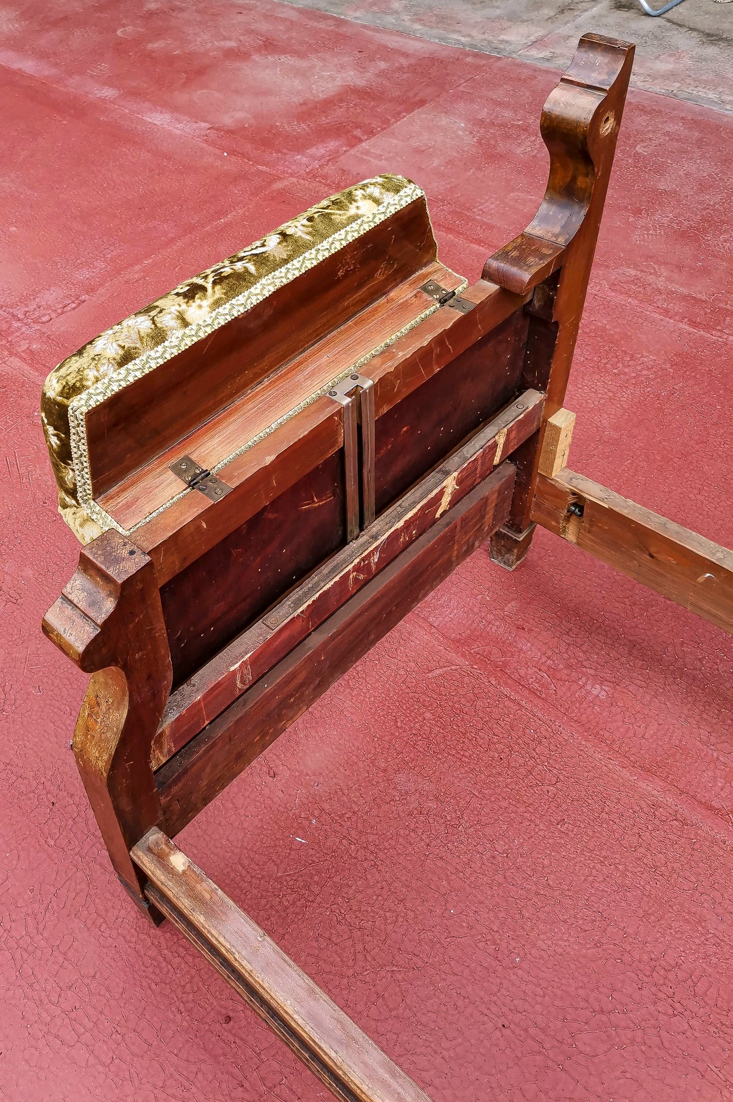 Divano letto  in tessuto damascato Italia epoca Liberty Art Nouveau