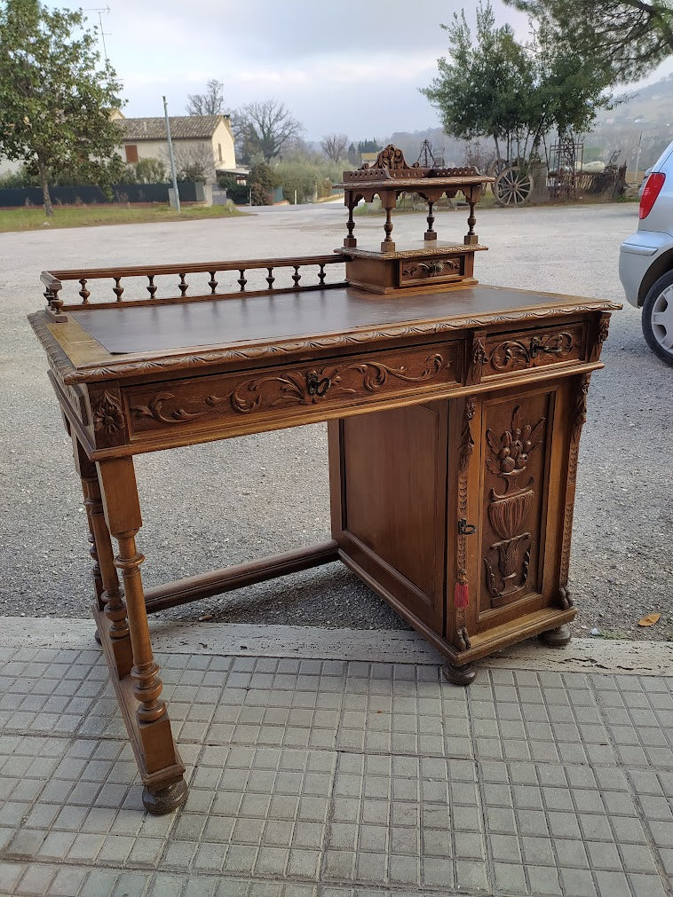 Scrivania scrittoio in noce epoca Liberty