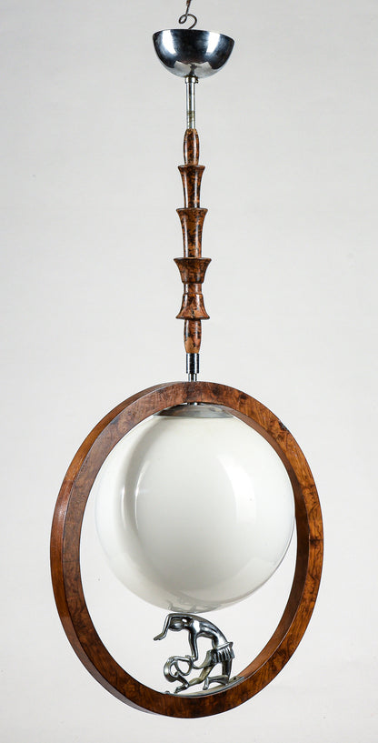 Lampadario art deco  con legno impellicciato noce con ballerina che sorregge la sfera di opalina