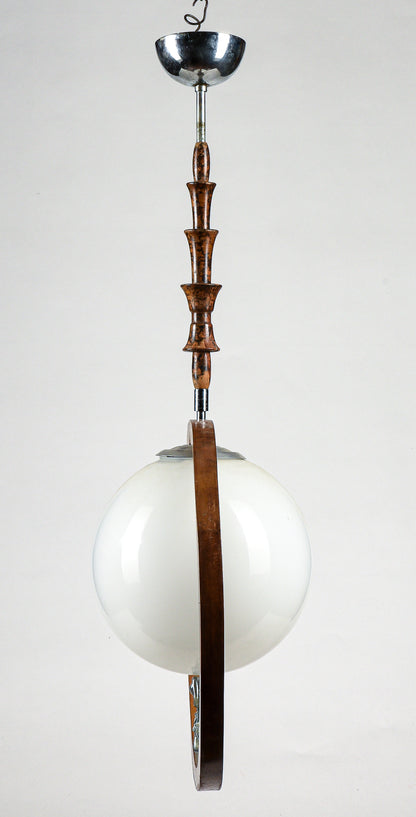 Lampadario art deco  con legno impellicciato noce con ballerina che sorregge la sfera di opalina