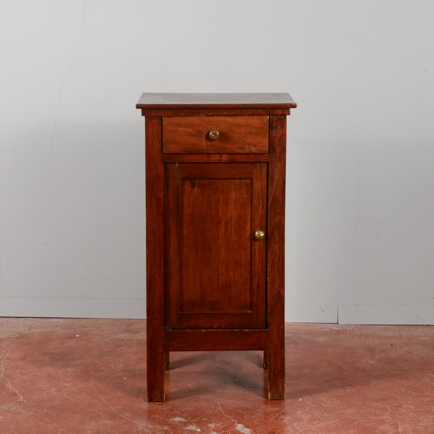 Comodino in legno massello inizio XX secolo