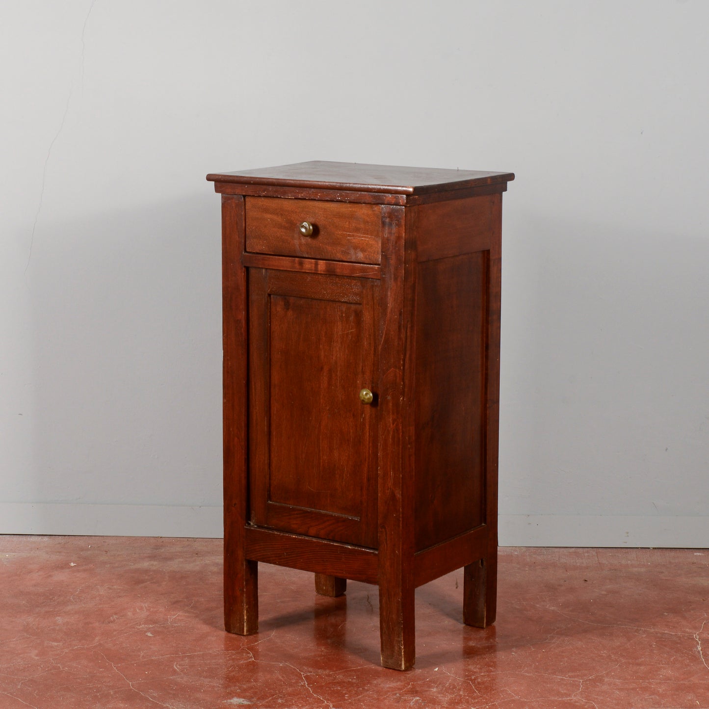 Comodino in legno massello inizio XX secolo