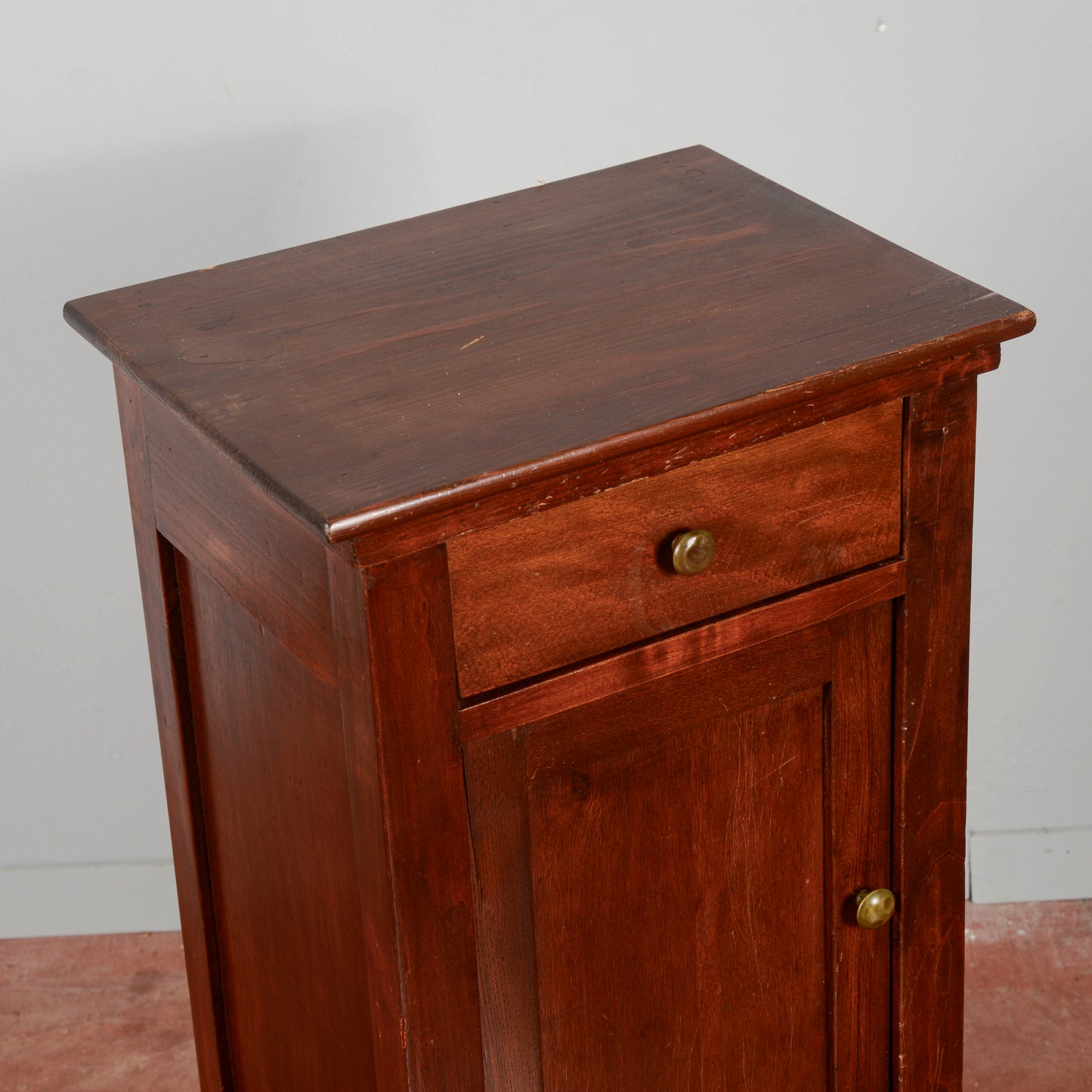 Comodino in legno massello inizio XX secolo