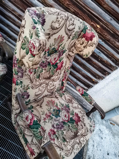Coppia poltrone in tessuto colorato damascato design 1980