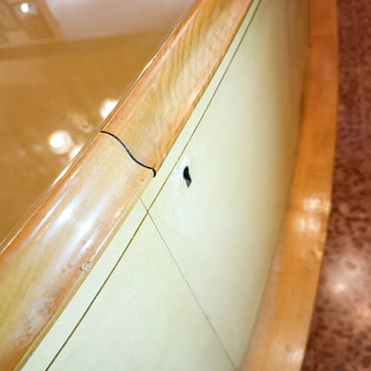 credenza in pergamena con grande specchio artigiani canturini