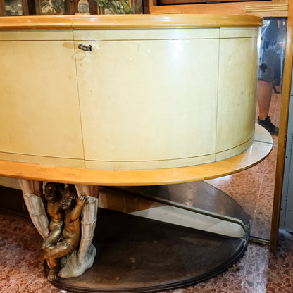 credenza in pergamena con grande specchio artigiani canturini