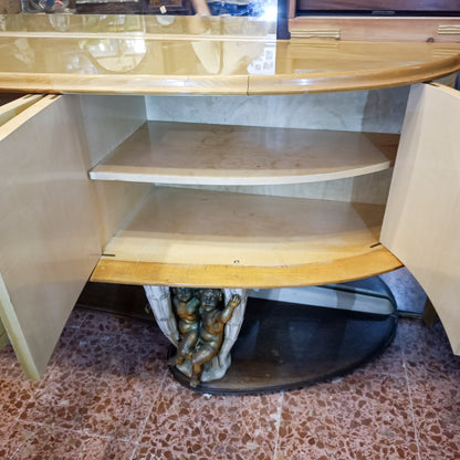 credenza in pergamena con grande specchio artigiani canturini