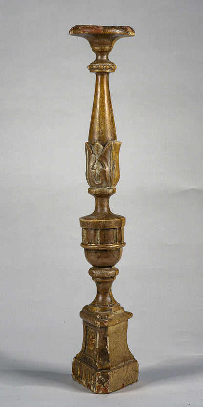 Candeliere in legno laccato oro e argento in pastiglia e bolo Italia epoca fine 1700