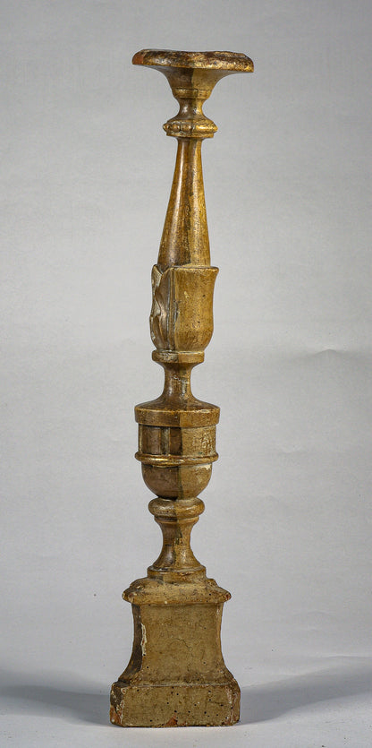 Candeliere in legno laccato oro e argento in pastiglia e bolo Italia epoca fine 1700