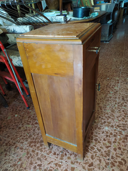 Comodino impiallacciato in noce Italia Art Deco'