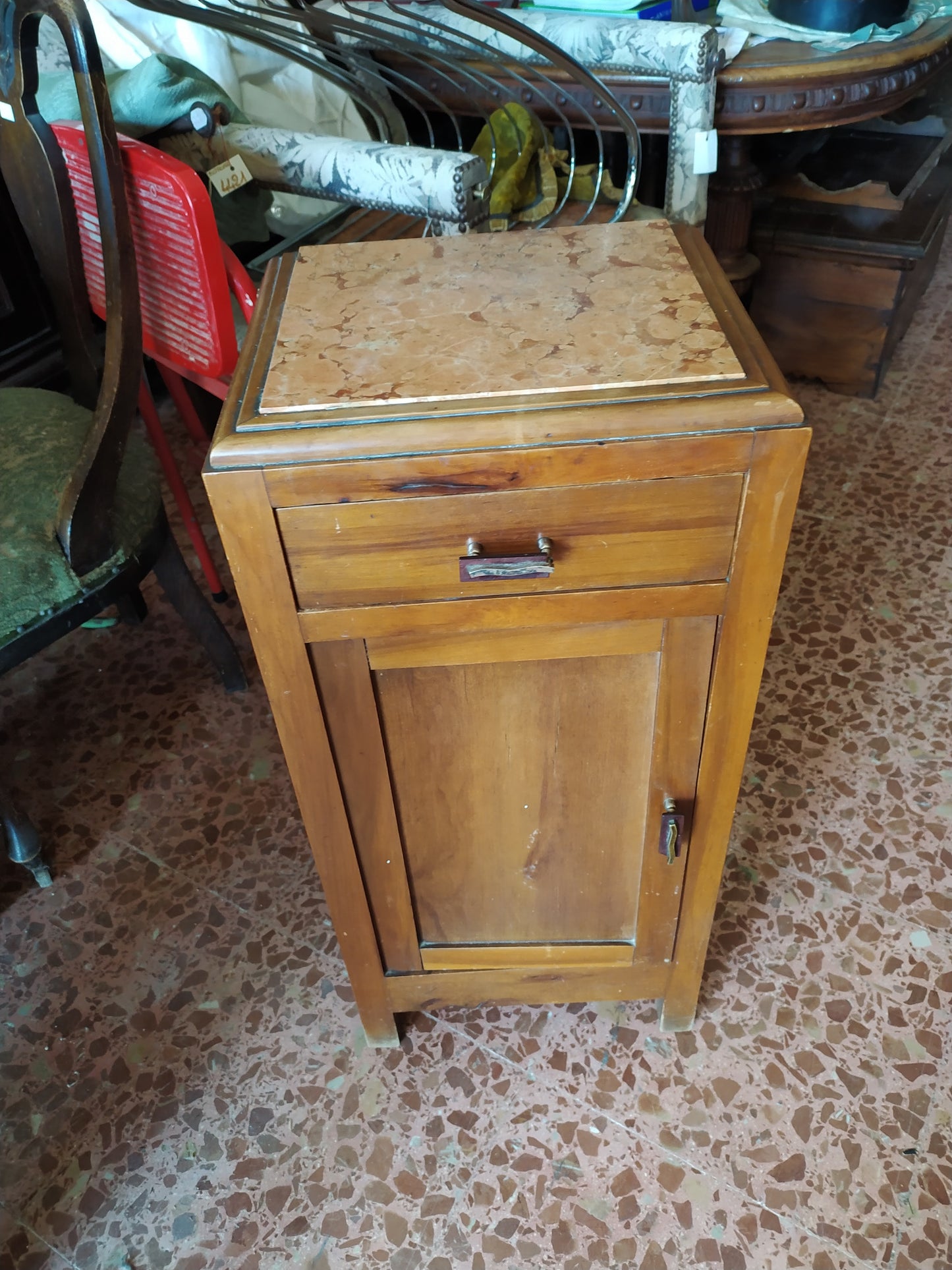 Comodino impiallacciato in noce Italia Art Deco'