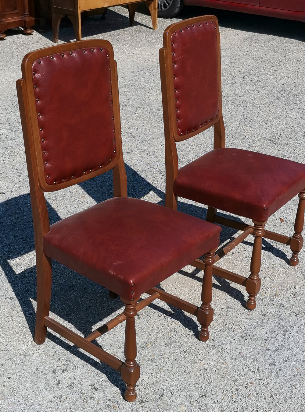 coppia sedie in vilpelle rosso bordeaux anni 80