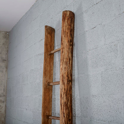 Scala antica in legno  a pioli Italia  XX secolo