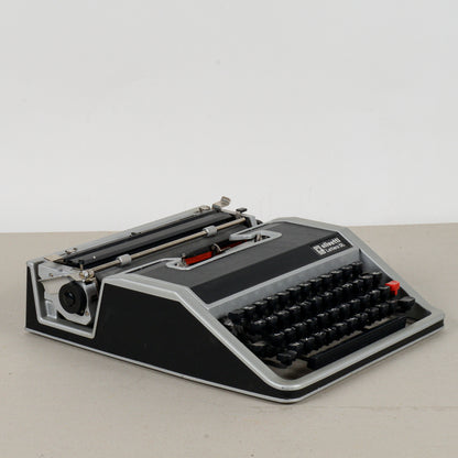 Macchina da scrievere Olivetti lettera DL funzionante completa di custodia