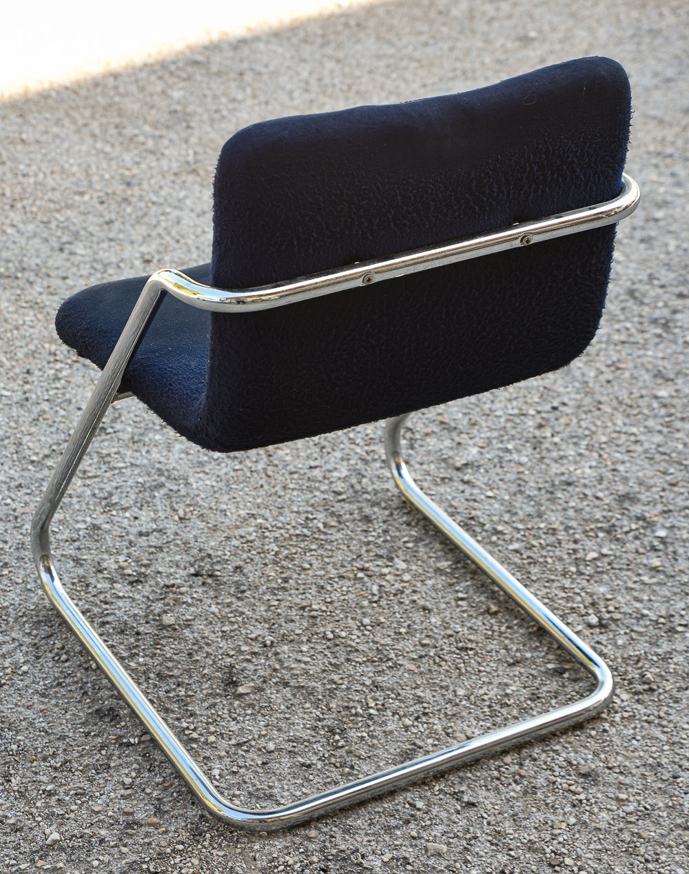 Coppia sedie design vintage tessuto velluto blu e struttura in acciaio Italia  1960