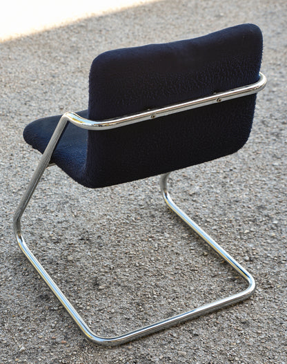 Coppia sedie design vintage tessuto velluto blu e struttura in acciaio Italia  1960