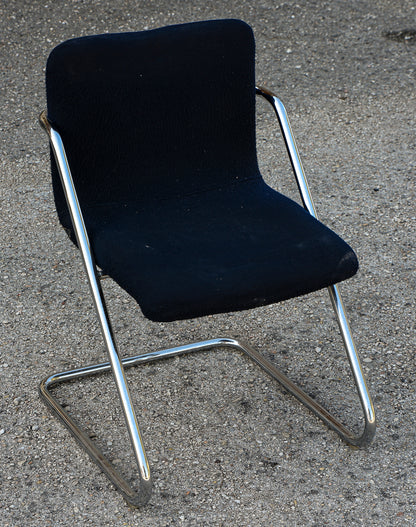 Coppia sedie design vintage tessuto velluto blu e struttura in acciaio Italia  1960