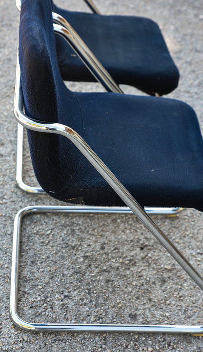 Coppia sedie design vintage tessuto velluto blu e struttura in acciaio Italia  1960