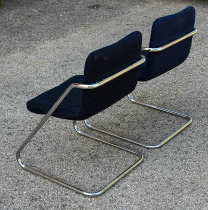 Coppia sedie design vintage tessuto velluto blu e struttura in acciaio Italia  1960