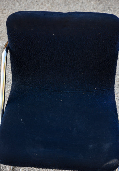 Coppia sedie design vintage tessuto velluto blu e struttura in acciaio Italia  1960