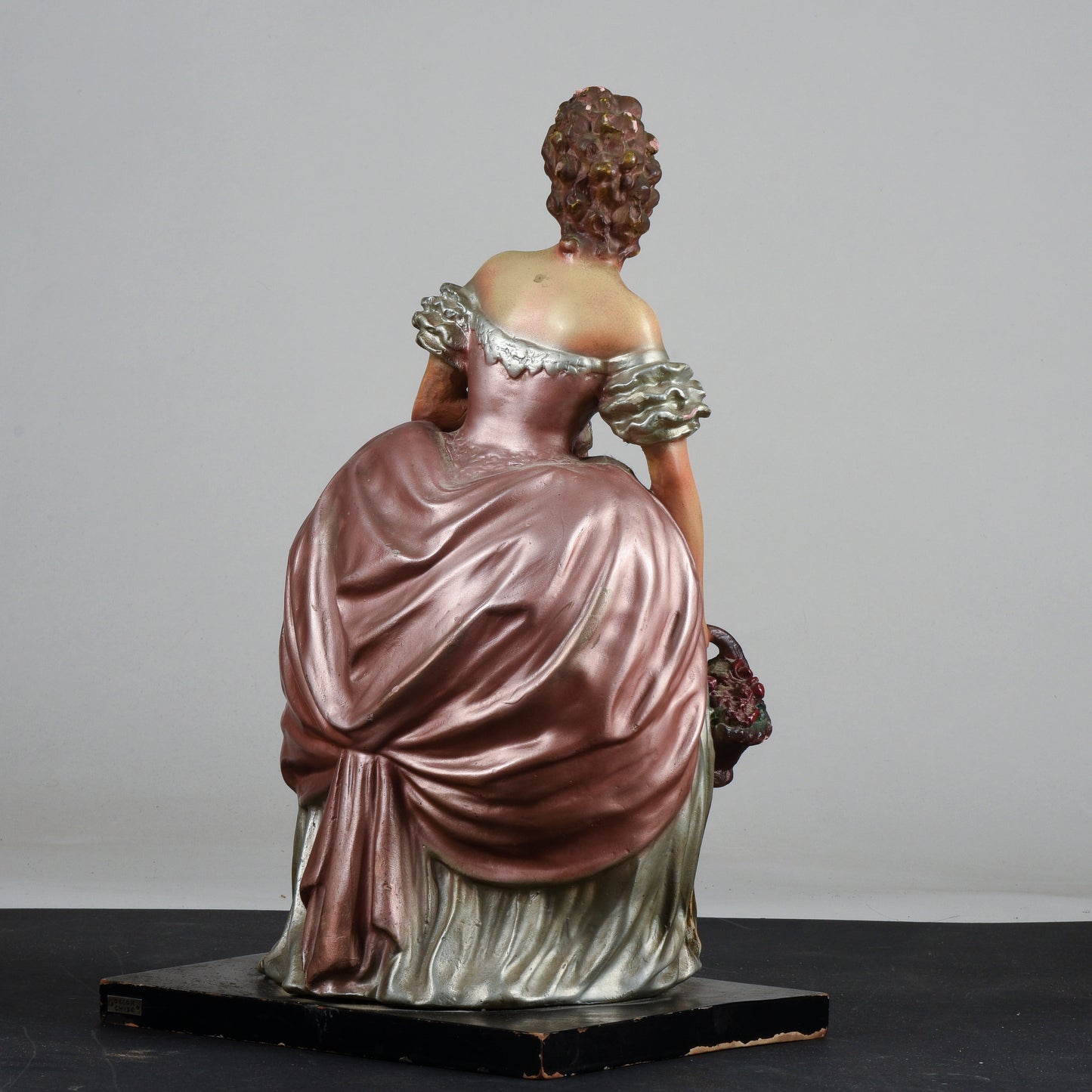scultura Cacciapuoti donna ragazza con cestino di fiori dama ceramica