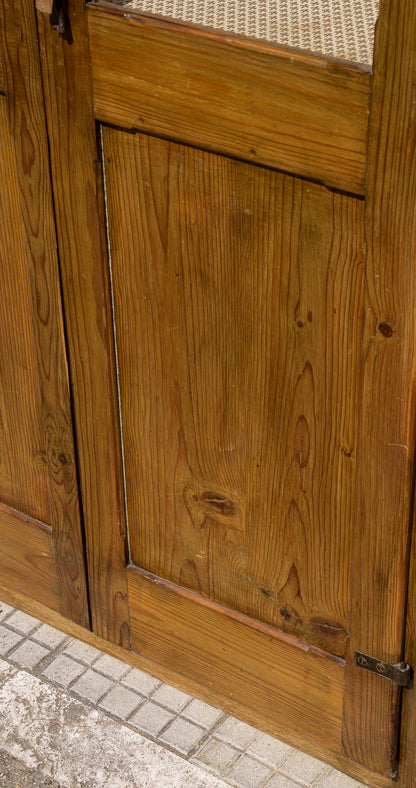 Angoliera in legno di abete a due ante epoca primo 900