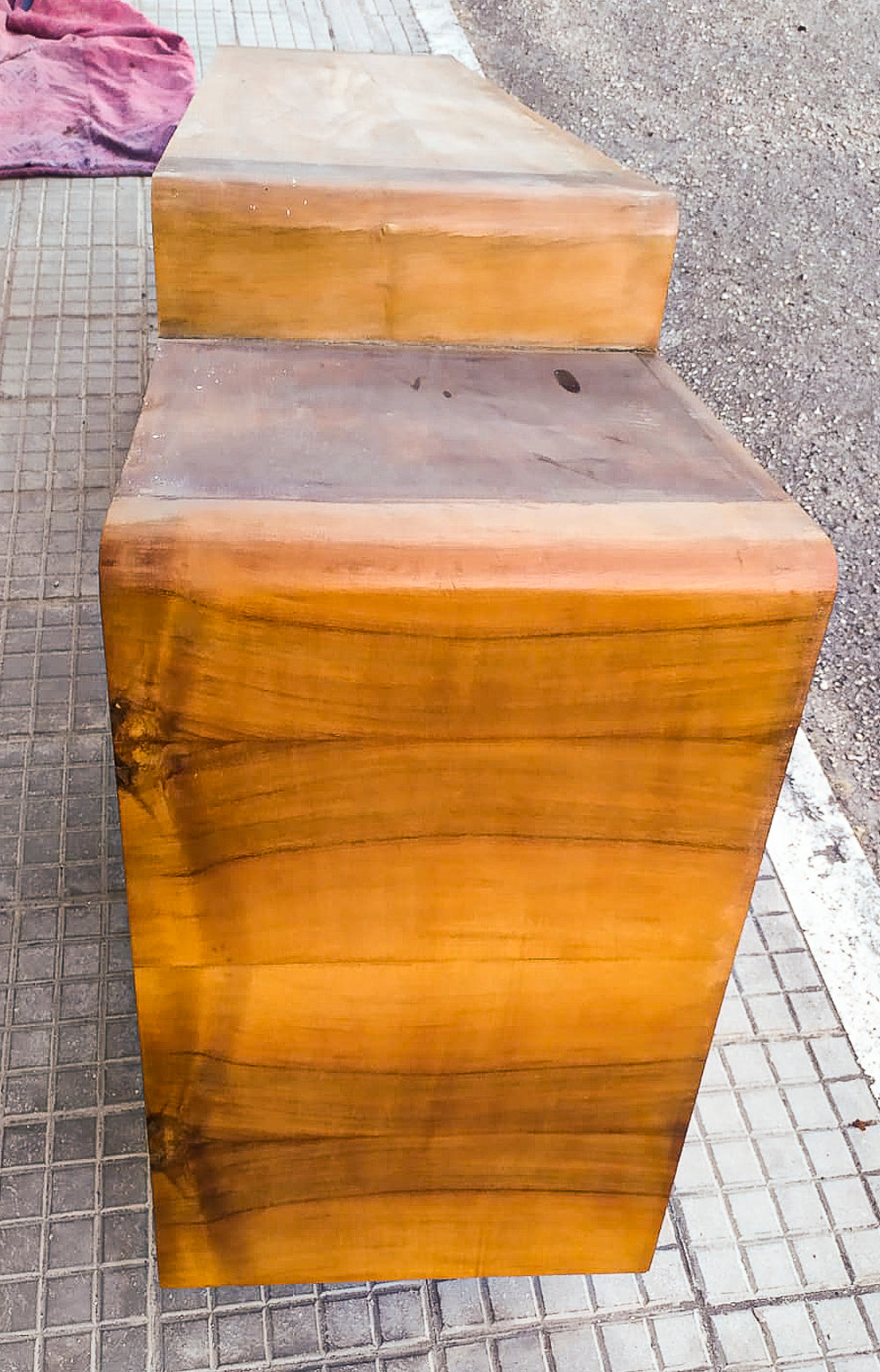 Credenza con specchiera  impellicciata in noce design Italiano Art Decò