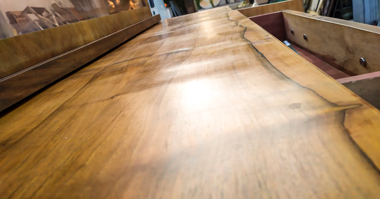 Credenza con specchiera  impellicciata in noce design Italiano Art Decò