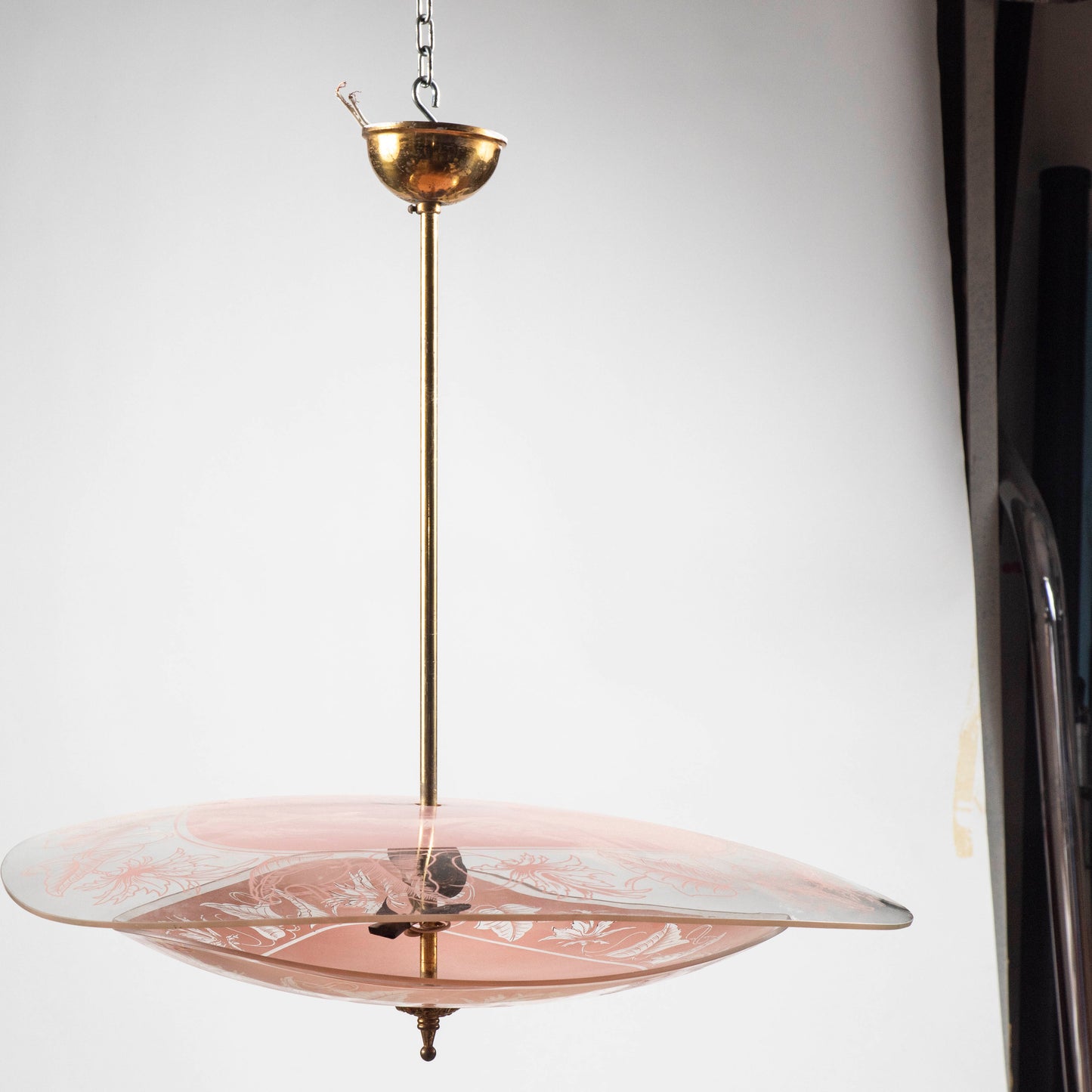 Lampadario mid century in vetro rosa e trasparente