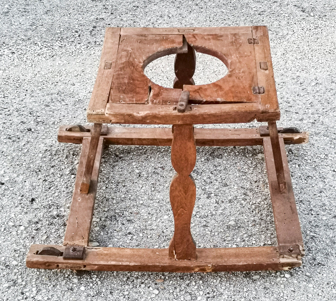 Girello in legno  per bambini con rotelle Italia epoca primi 1900