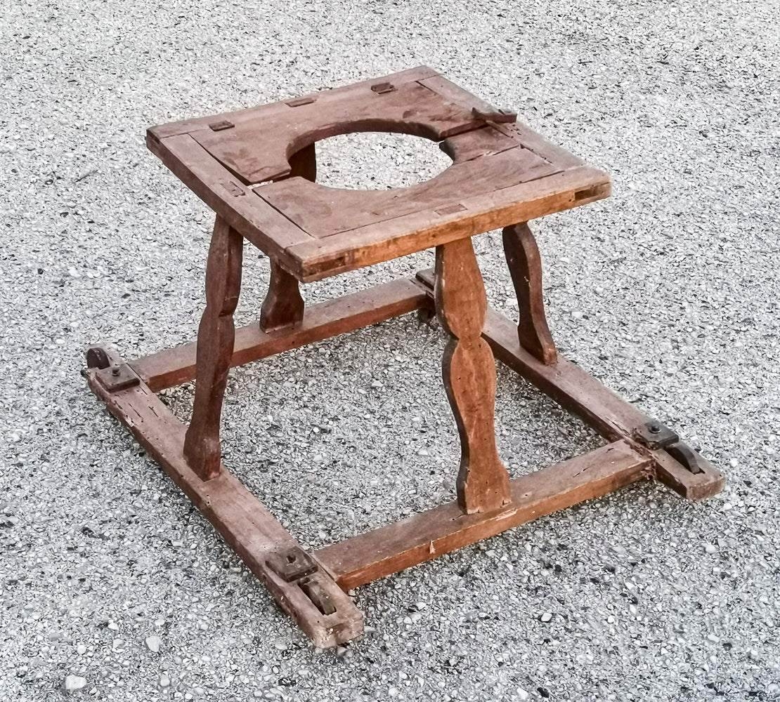 Girello in legno  per bambini con rotelle Italia epoca primi 1900