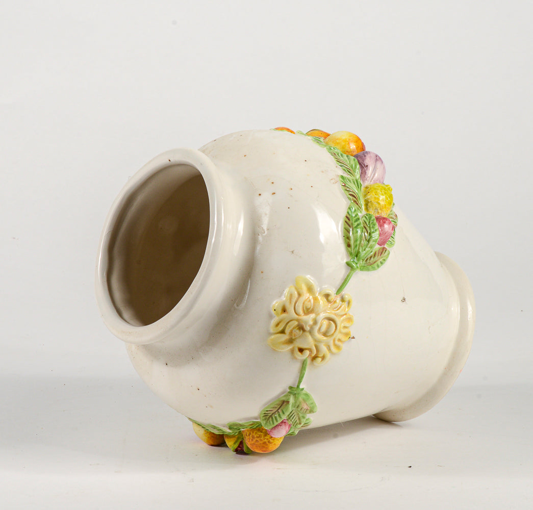 Vaso anfora in ceramica firmata Nazareno Picchioni con decori frutta e mascheroni Italia 1980